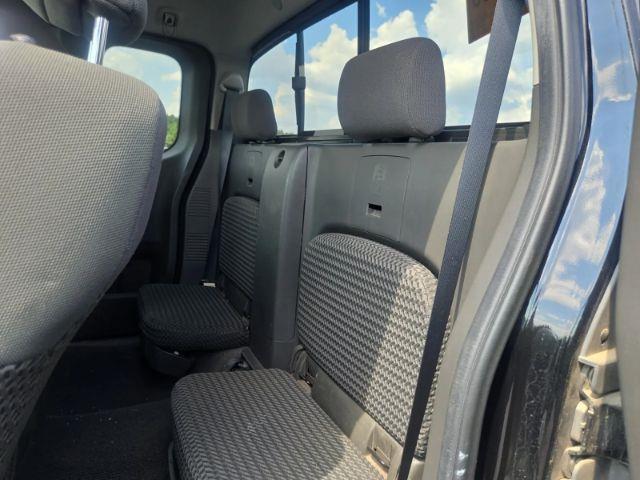 Nissan Frontier SV V6 King Cab 4WD 2013