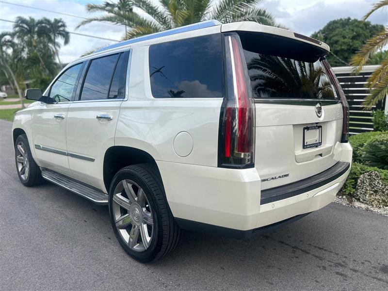Cadillac Escalade Luxury 4WD 2015