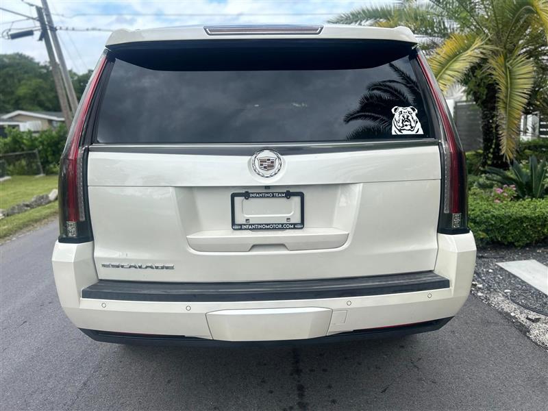 Cadillac Escalade Luxury 4WD 2015