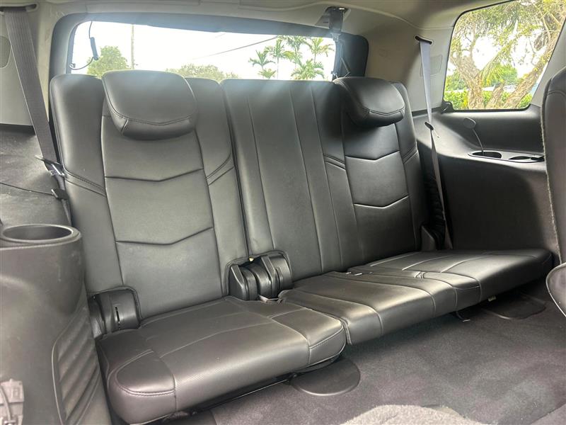 Cadillac Escalade Luxury 4WD 2015