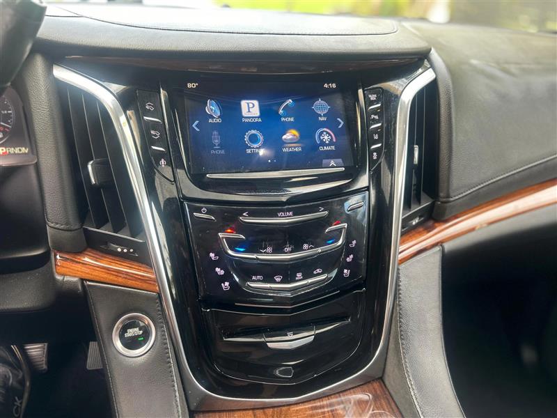 Cadillac Escalade Luxury 4WD 2015
