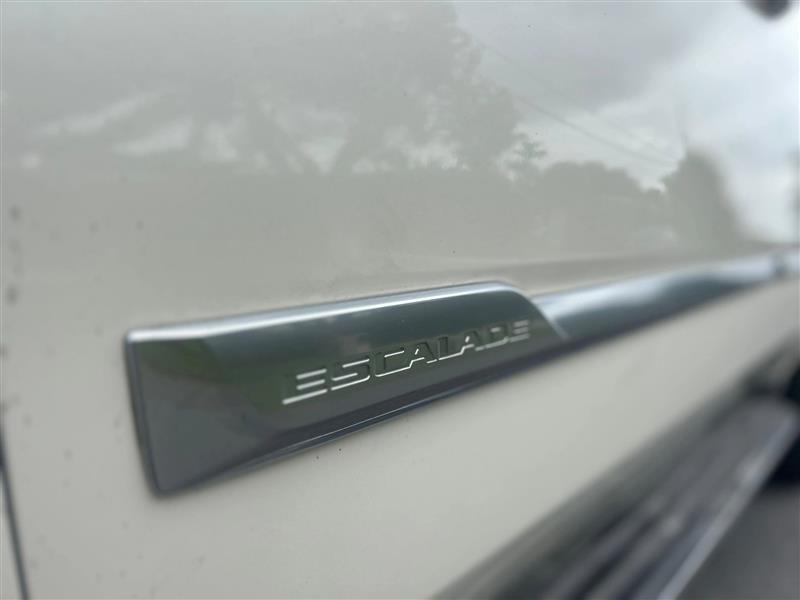 Cadillac Escalade Luxury 4WD 2015