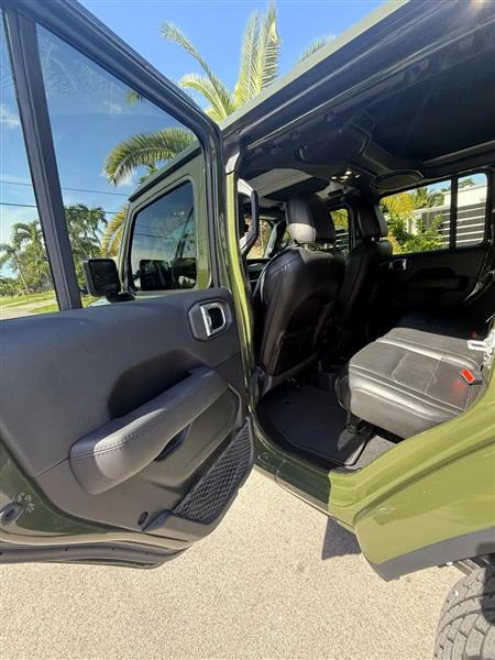 Jeep Wrangler Unlimited Sahara Altitude 2021