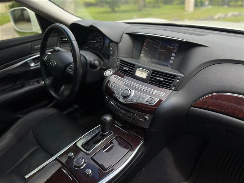 Infiniti Q70 37 2014