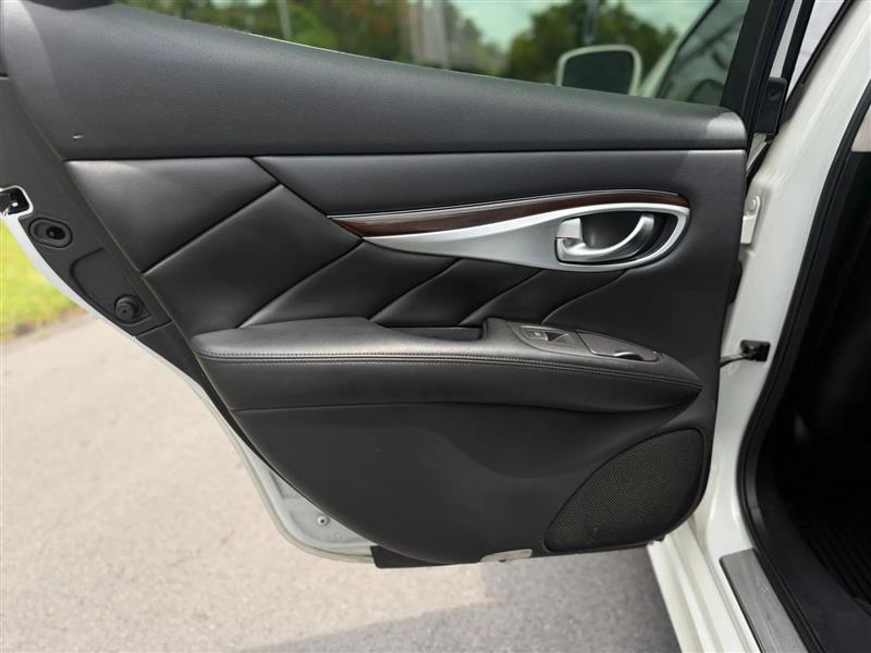 Infiniti Q70 37 2014