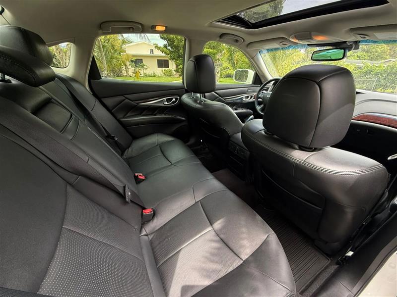 Infiniti Q70 37 2014