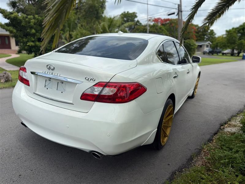 Infiniti Q70 37 2014