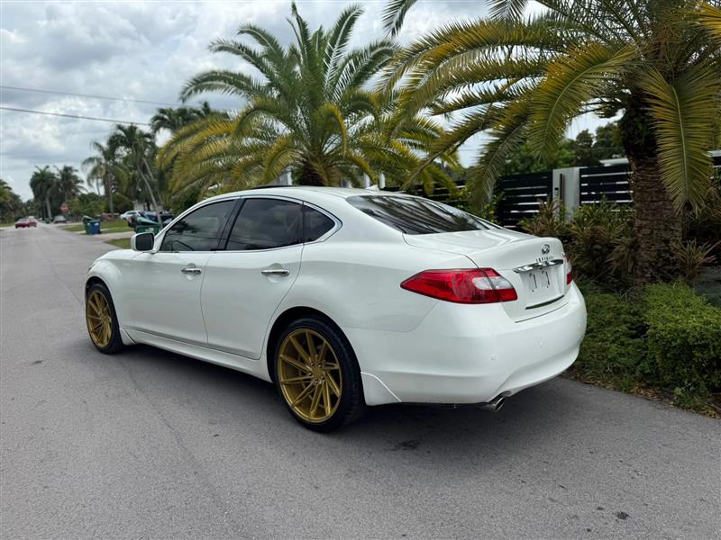 Infiniti Q70 37 2014