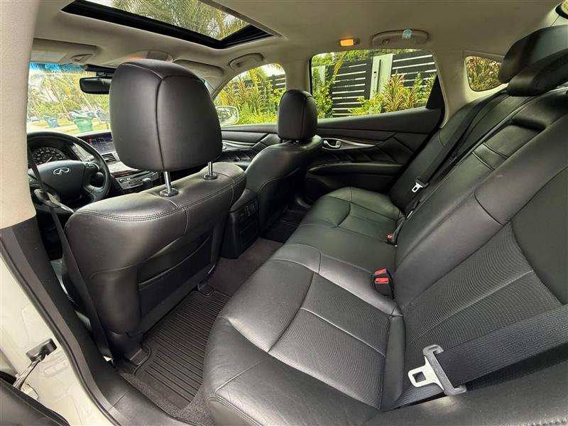 Infiniti Q70 37 2014