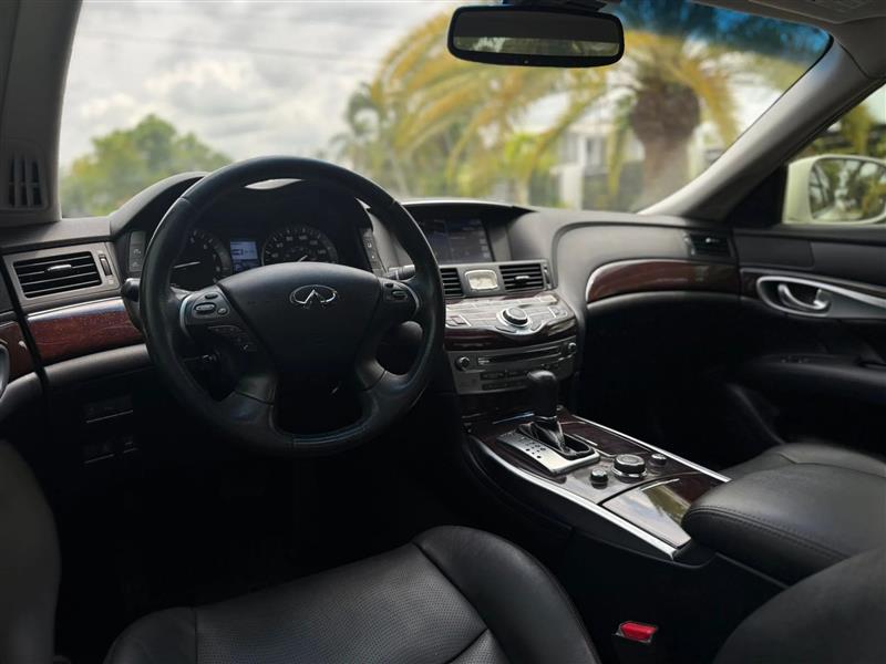Infiniti Q70 37 2014