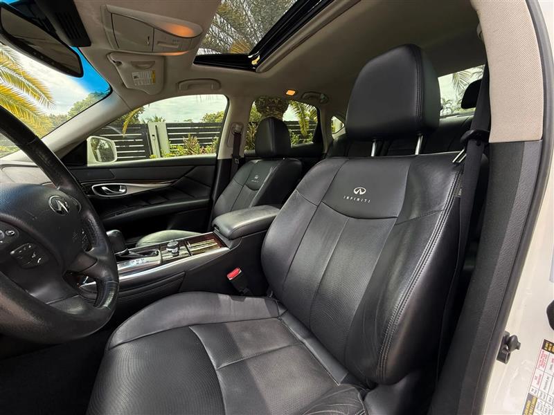 Infiniti Q70 37 2014