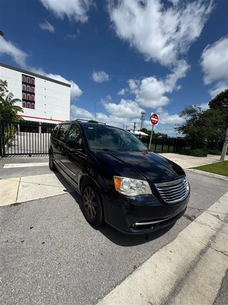 2011 Chrysler Town & Country Touring-L