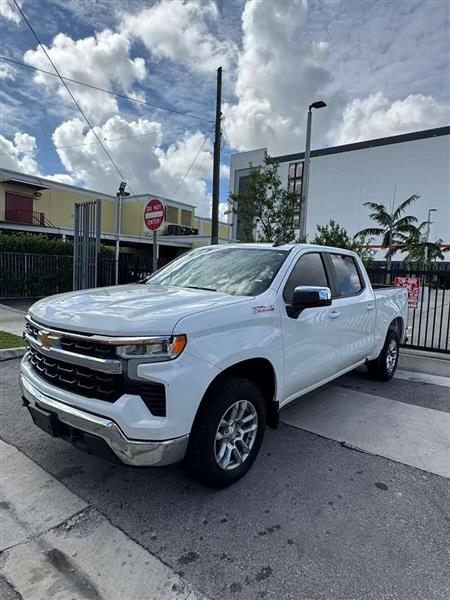 Chevrolet Silverado 1500 LT Crew Cab 4WD 2022