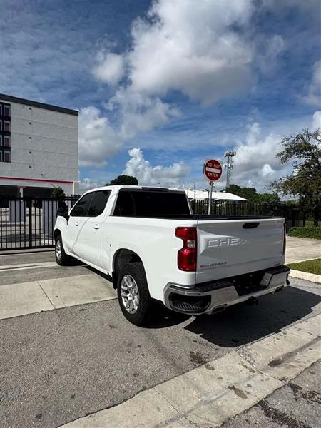 Chevrolet Silverado 1500 LT Crew Cab 4WD 2022