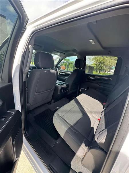 Chevrolet Silverado 1500 LT Crew Cab 4WD 2022