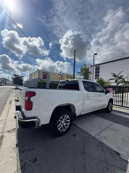 Chevrolet Silverado 1500 LT Crew Cab 4WD 2022
