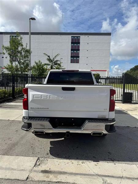 Chevrolet Silverado 1500 LT Crew Cab 4WD 2022