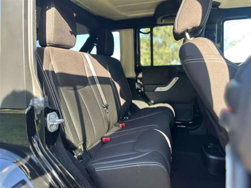 Jeep Wrangler Unlimited Sahara 4WD 2014