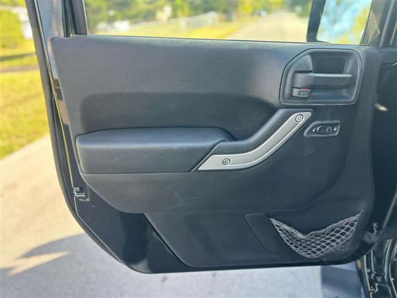 Jeep Wrangler Unlimited Sahara 4WD 2014