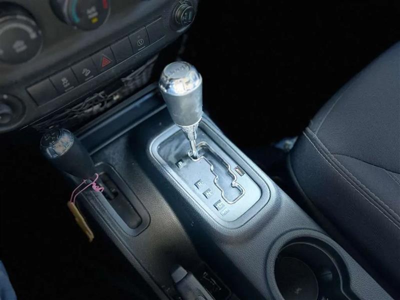 Jeep Wrangler Unlimited Sahara 4WD 2014