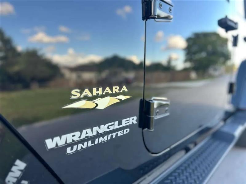 Jeep Wrangler Unlimited Sahara 4WD 2014