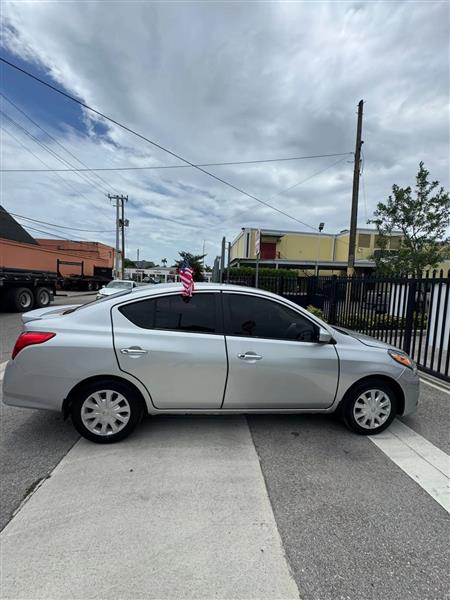 Nissan Versa 1.6 SV Sedan 2018