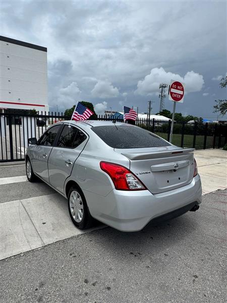 Nissan Versa 1.6 SV Sedan 2018