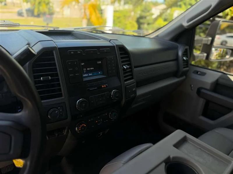 Ford F-350 SD XL Crew Cab Long Bed DRW 4WD 2018