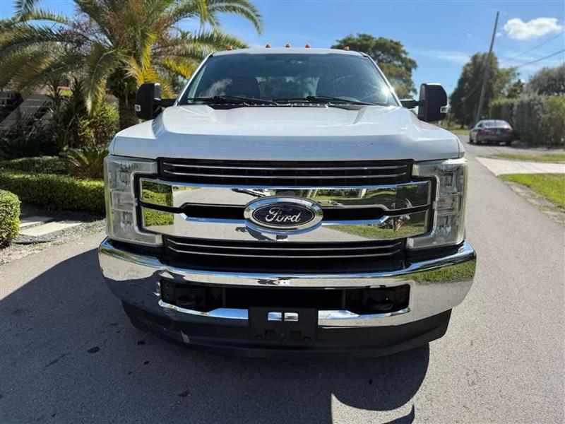 Ford F-350 SD XL Crew Cab Long Bed DRW 4WD 2018