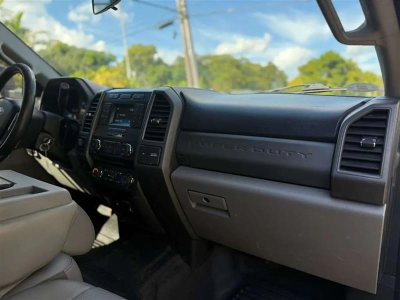 Ford F-350 SD XL Crew Cab Long Bed DRW 4WD 2018