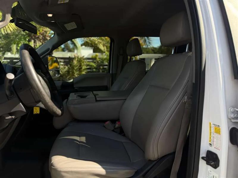 Ford F-350 SD XL Crew Cab Long Bed DRW 4WD 2018