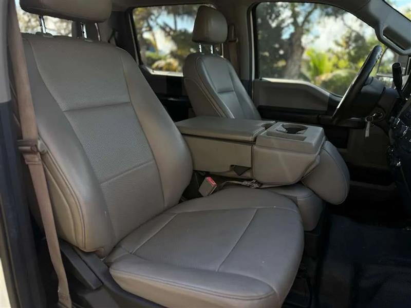 Ford F-350 SD XL Crew Cab Long Bed DRW 4WD 2018