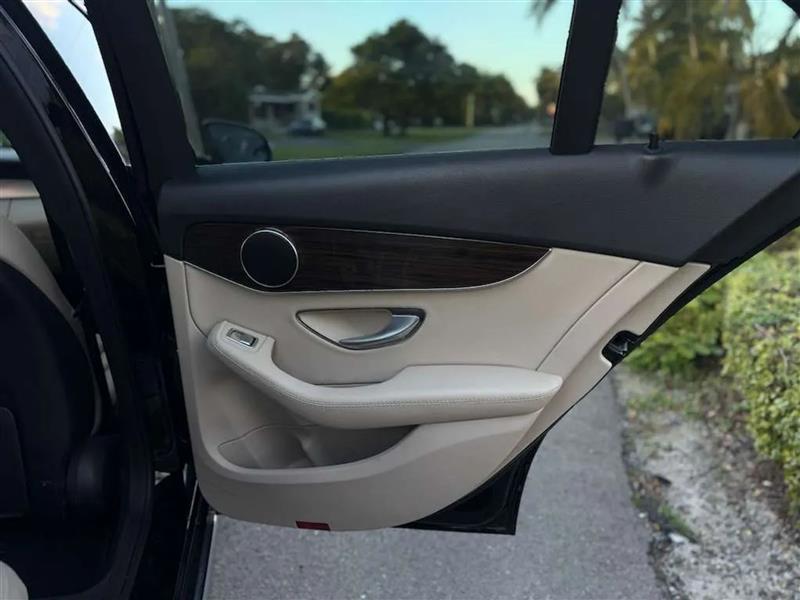 Mercedes-Benz C-Class C300 Sedan 2019