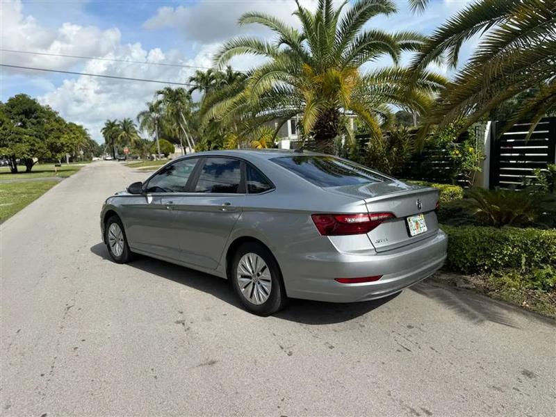 Volkswagen Jetta 1.4T S 8A 2020