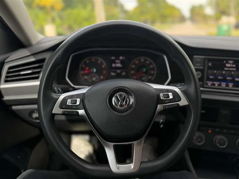 Volkswagen Jetta 1.4T S 8A 2020