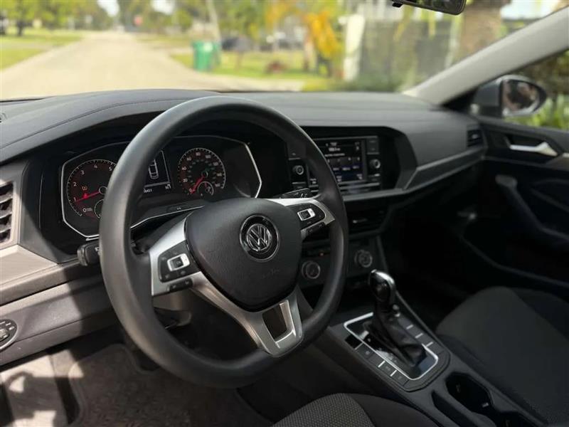 Volkswagen Jetta 1.4T S 8A 2020