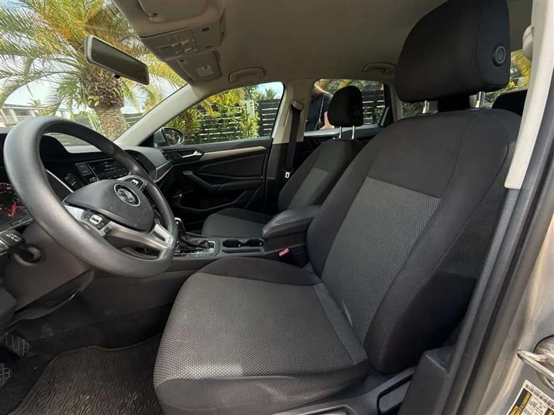 Volkswagen Jetta 1.4T S 8A 2020