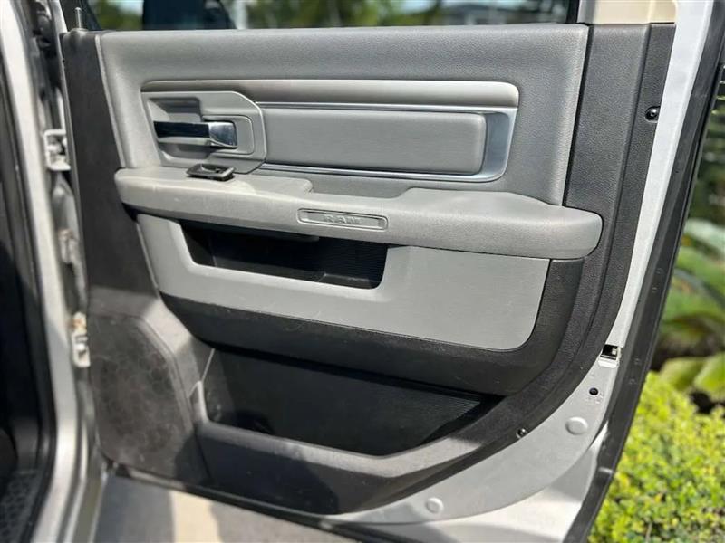 RAM 3500 SLT Crew Cab LWB 2WD DRW 2014