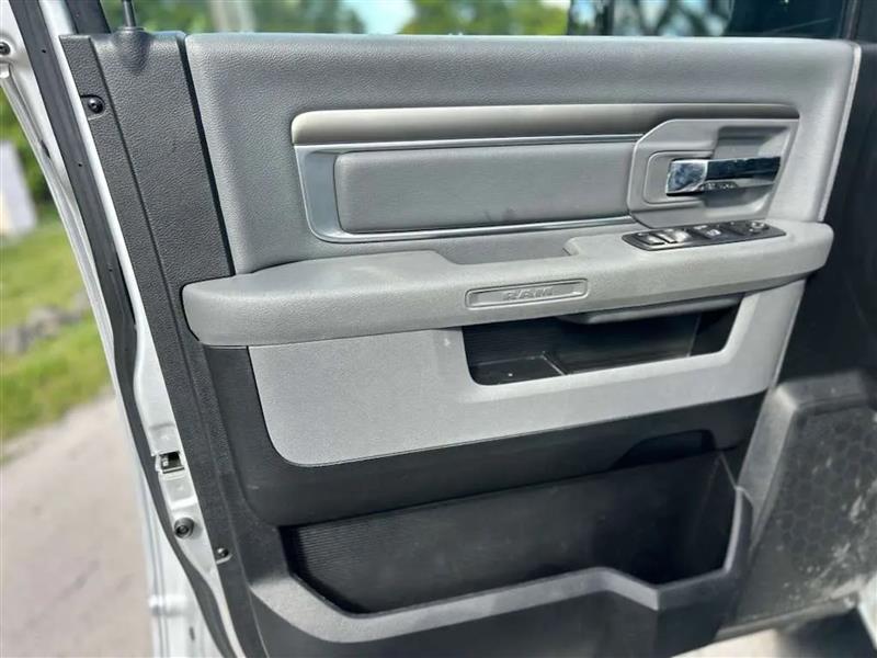 RAM 3500 SLT Crew Cab LWB 2WD DRW 2014