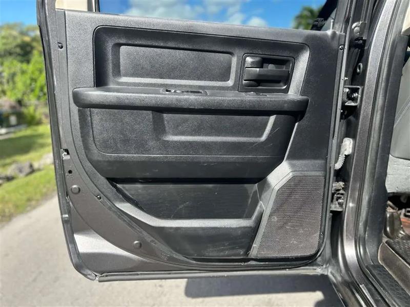 RAM 3500 ST Crew Cab LWB 4WD DRW 2014