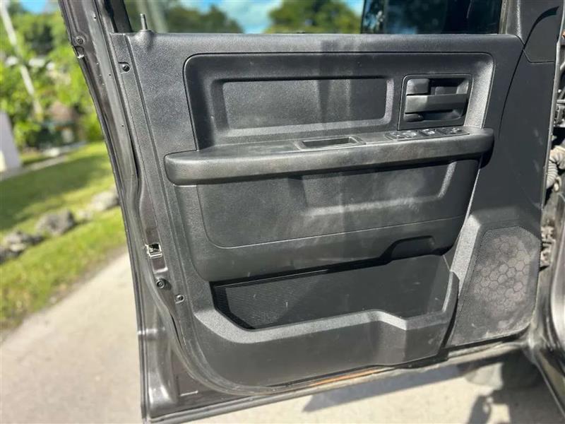 RAM 3500 ST Crew Cab LWB 4WD DRW 2014