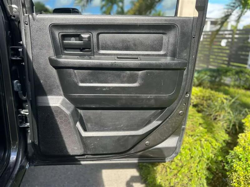 RAM 3500 ST Crew Cab LWB 4WD DRW 2014