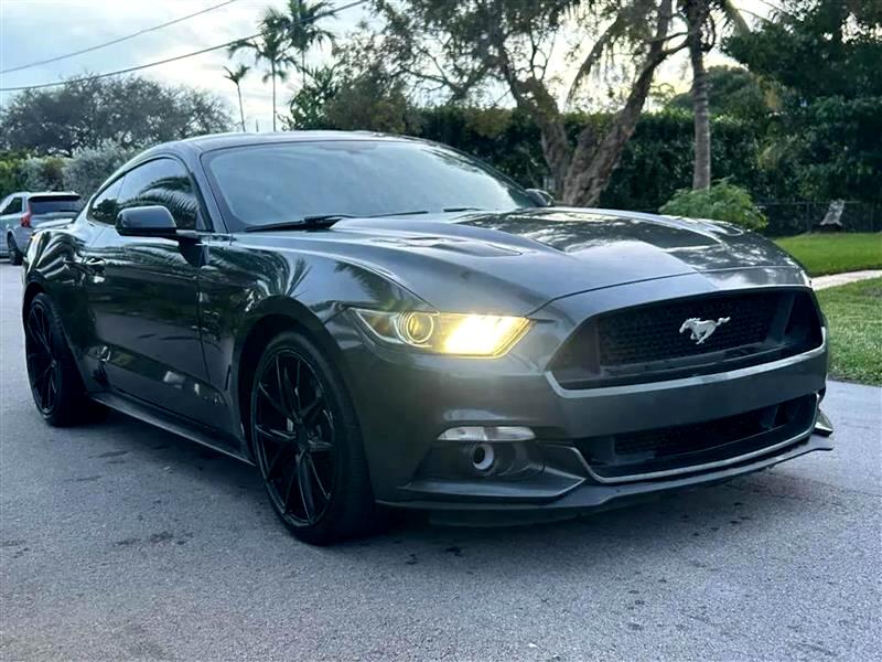 Ford Mustang GT Premium Coupe 2016