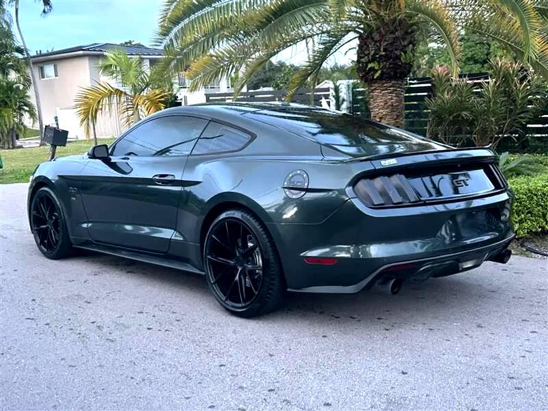 Ford Mustang GT Premium Coupe 2016