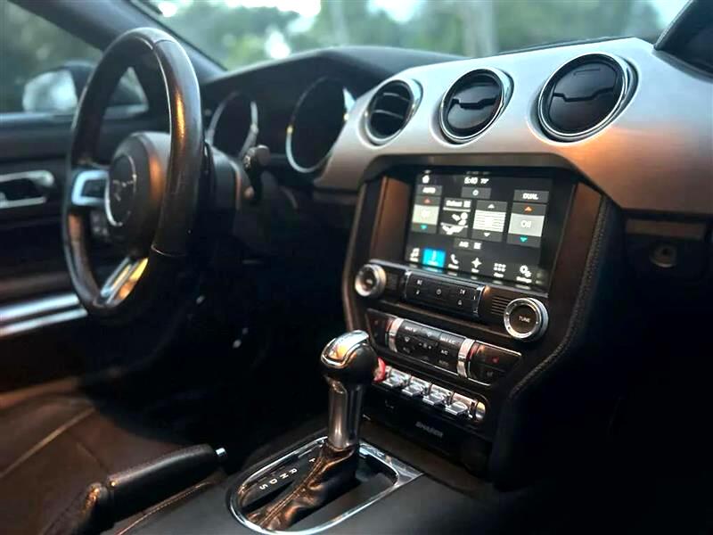 Ford Mustang GT Premium Coupe 2016