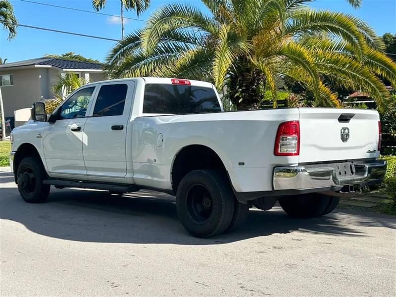 RAM 3500 Tradesman Crew Cab 4WD DRW 2023