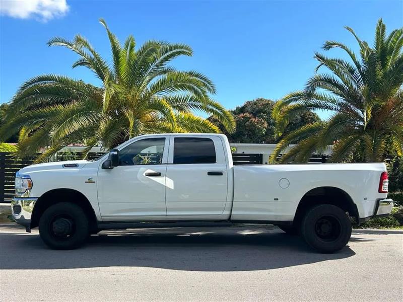 RAM 3500 Tradesman Crew Cab 4WD DRW 2023