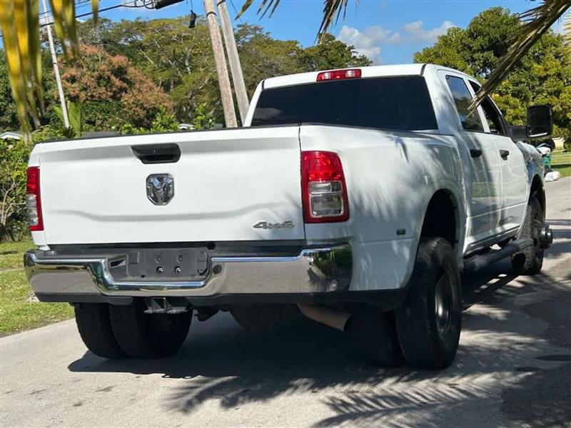 RAM 3500 Tradesman Crew Cab 4WD DRW 2023
