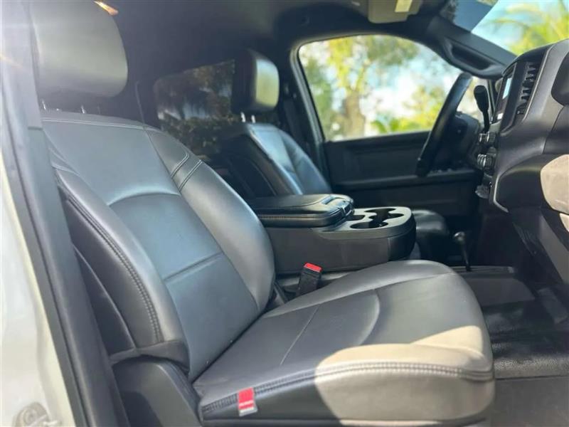 RAM 3500 Tradesman Crew Cab 4WD DRW 2023