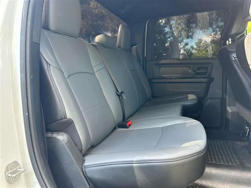 RAM 3500 Tradesman Crew Cab 4WD DRW 2023